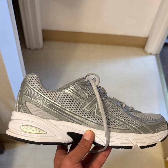 New Balance Silver Mens 740 - Picture 9 of 11